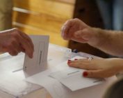 Votar izquierda derecha vinculado estudio EFE desde eldiario.es